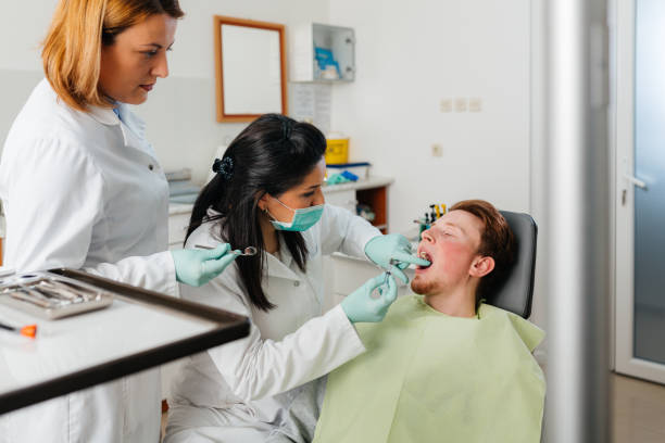 Best Emergency Gum Treatment in Albion, IN
